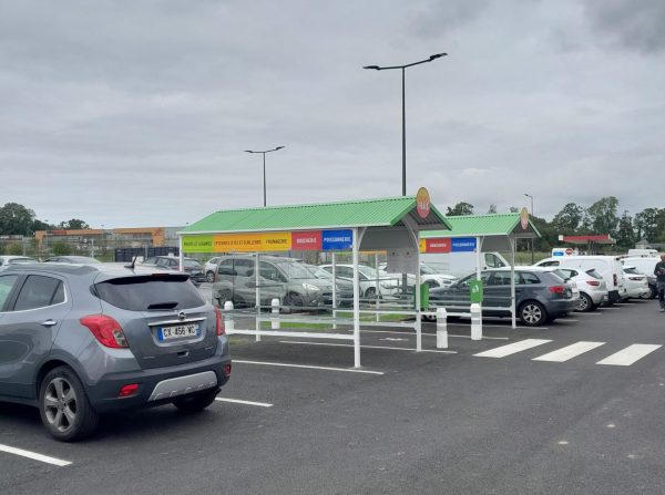 Parking du magasin Grand Frais Sainte Marie des Champs