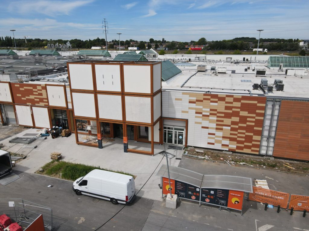 Prise de vue drone du chantier Auchan Roncq Promenade des Flandres façade