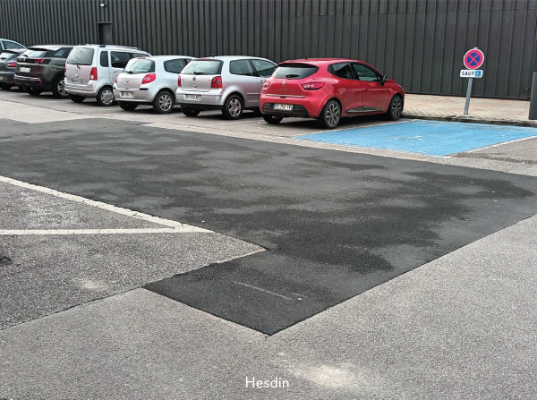 Parking du supermarché Carrefour Hesdin